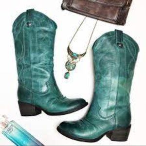 Gianni Bini Turquoise leather Cowgirl Boots size 7.5